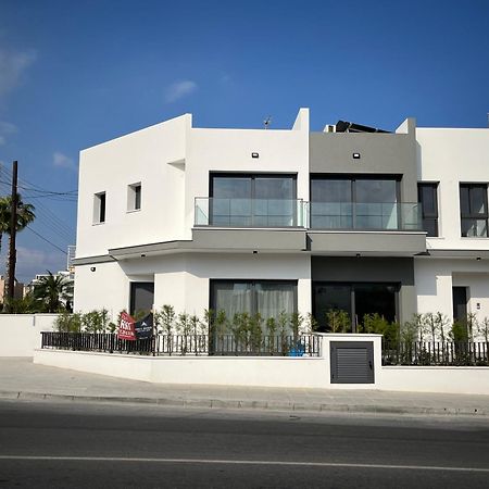 Limassol Urban Beach Retreat- 500M From The Beach Villa Exterior photo