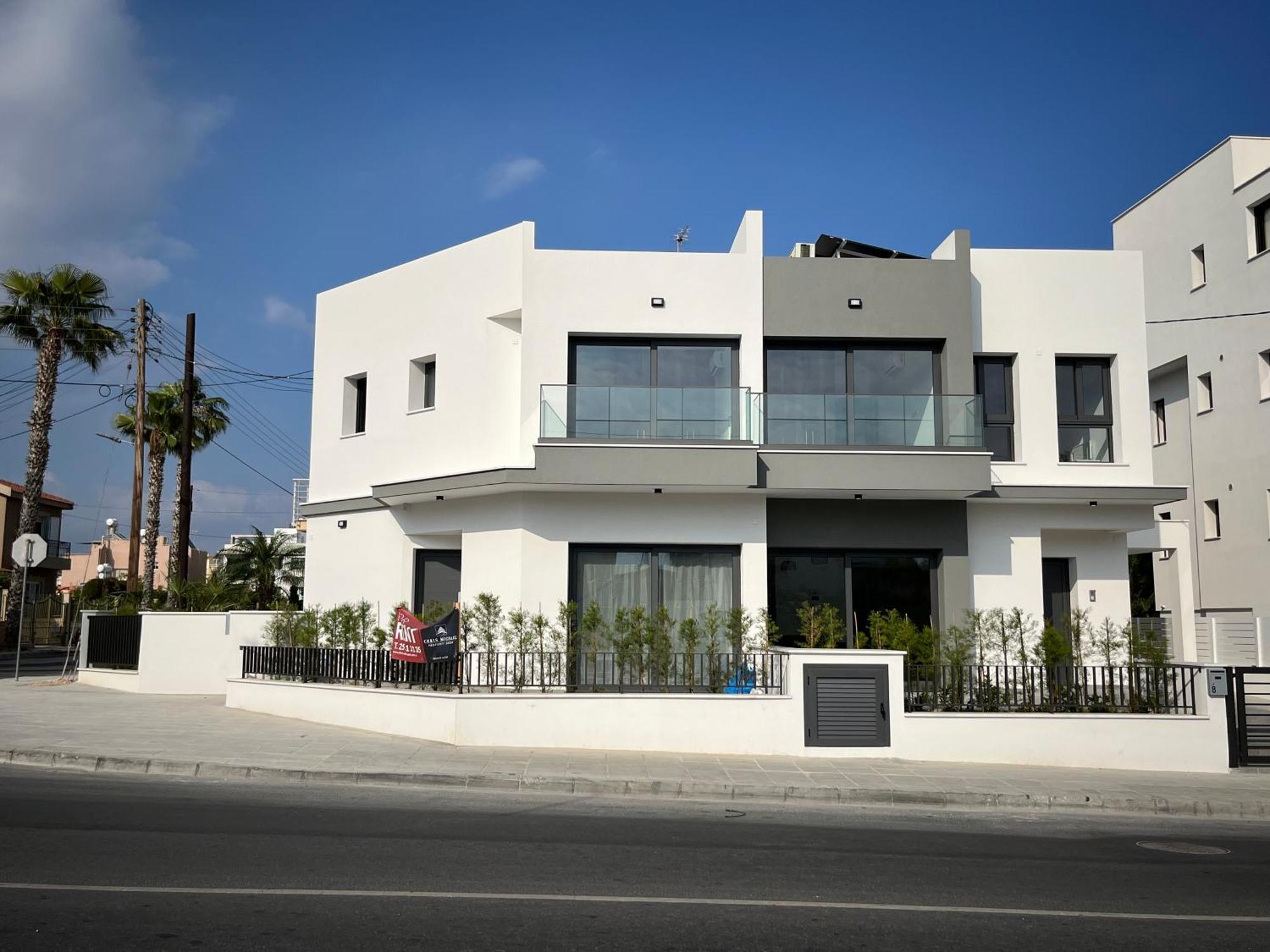 Limassol Urban Beach Retreat- 500M From The Beach Villa Exterior photo